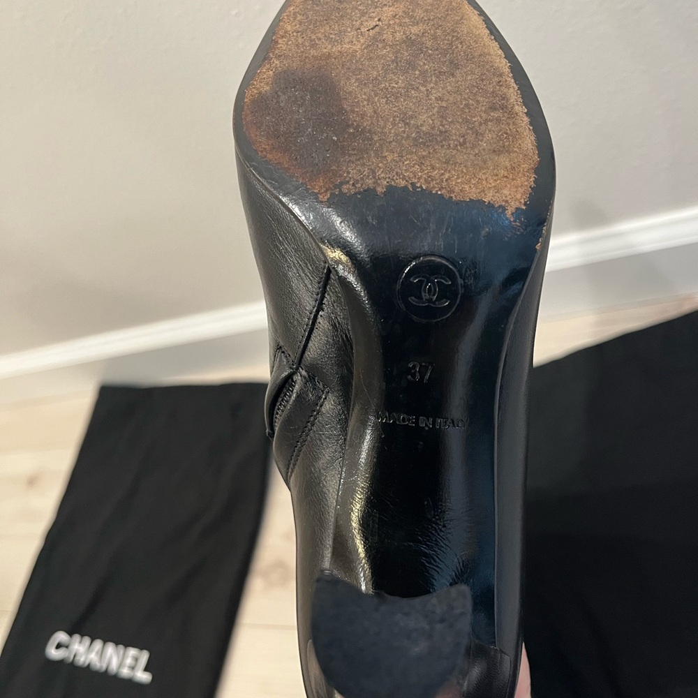 CHANEL Black Heeled Leather Boots size 7 - Picture 6 of 9